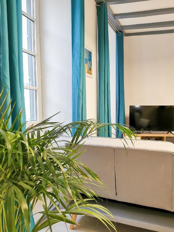 Appartement Ma Douce Charente - Superbe T3 Design et Fonctionnel - Hyper Centre à Saintes Exterior foto