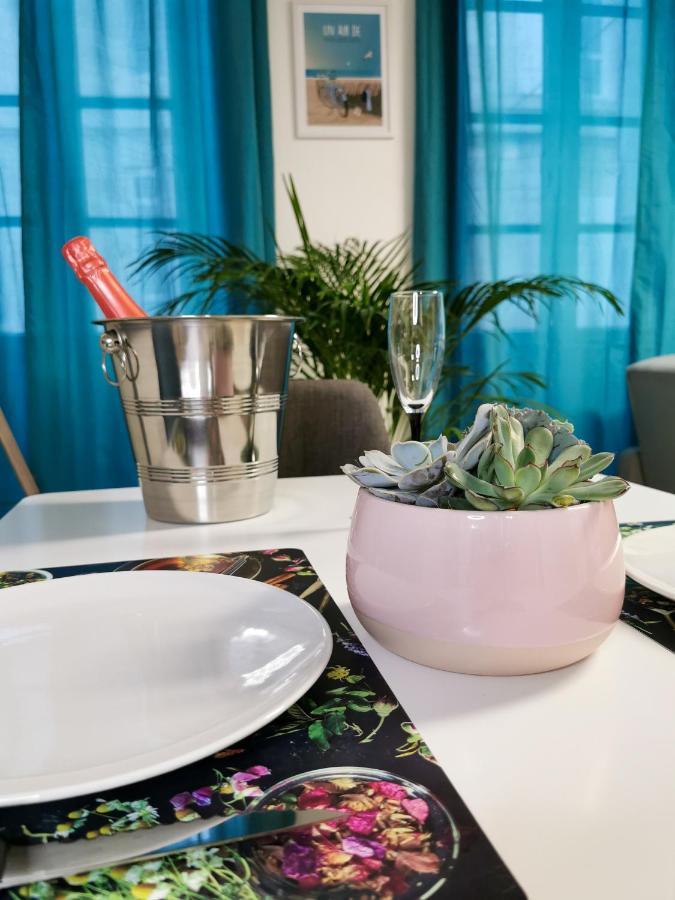 Appartement Ma Douce Charente - Superbe T3 Design et Fonctionnel - Hyper Centre à Saintes Exterior foto
