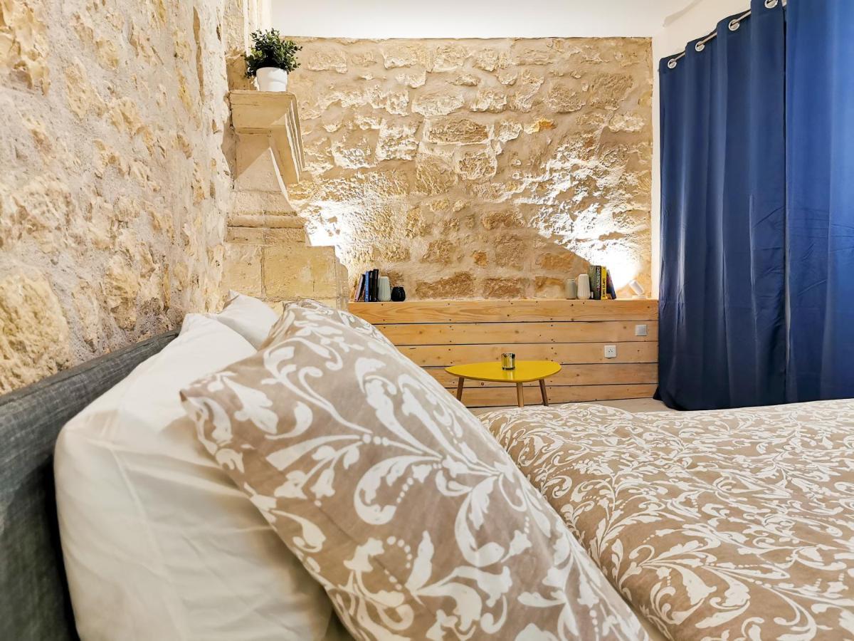 Appartement Ma Douce Charente - Superbe T3 Design et Fonctionnel - Hyper Centre à Saintes Exterior foto